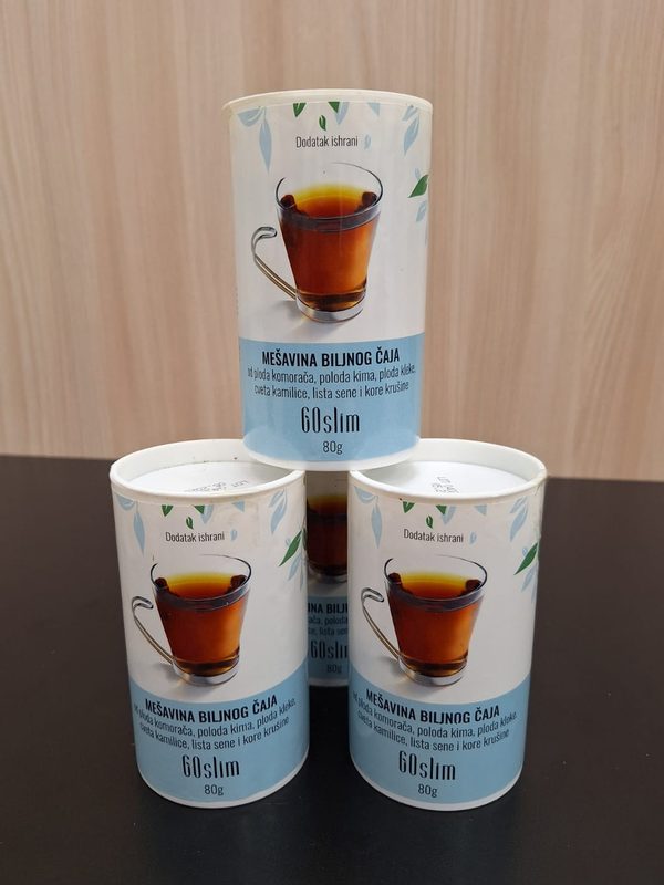 Tri tube GoSlim čaja složene jedna na drugu